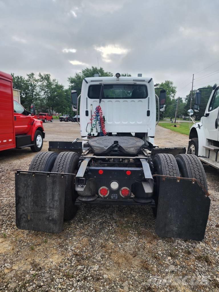 Freightliner M2 Vetopöytäautot
