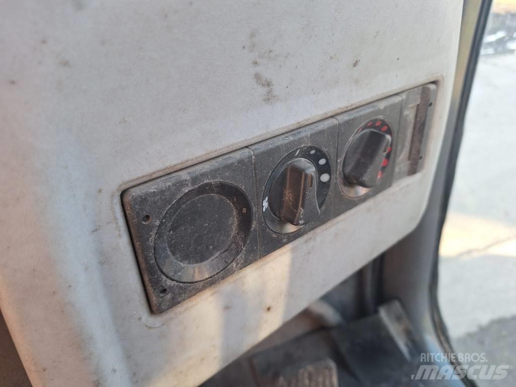Hitachi ZW 75 Pyöräkuormaajat