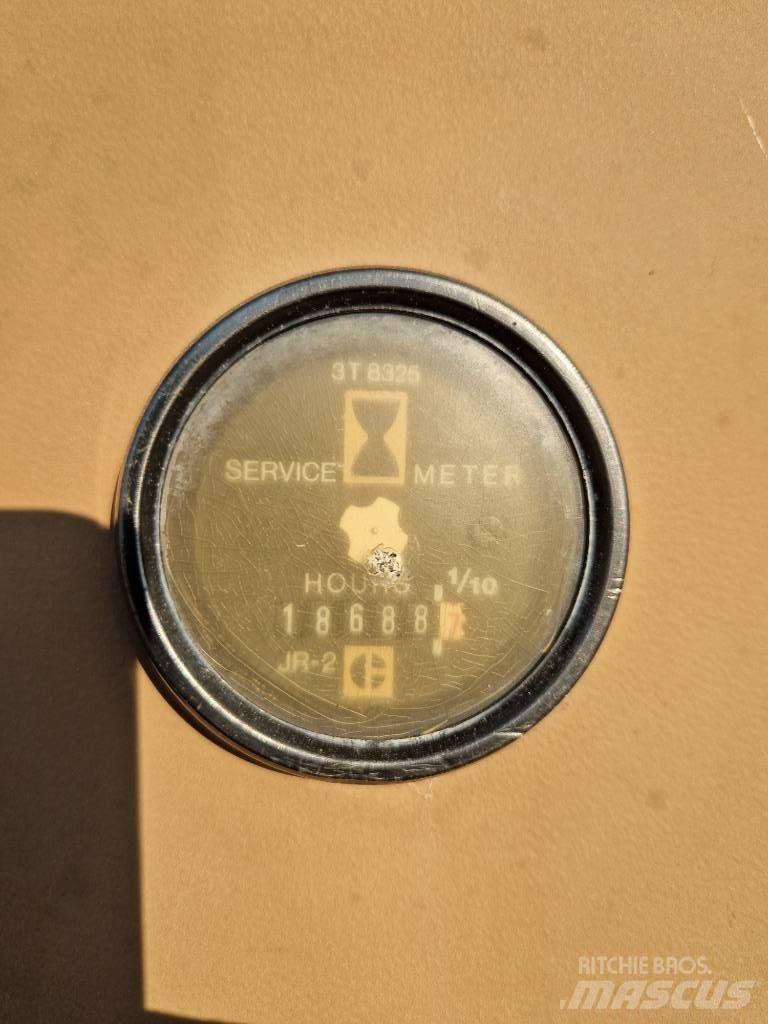 CAT 225 D LC Telakaivukoneet