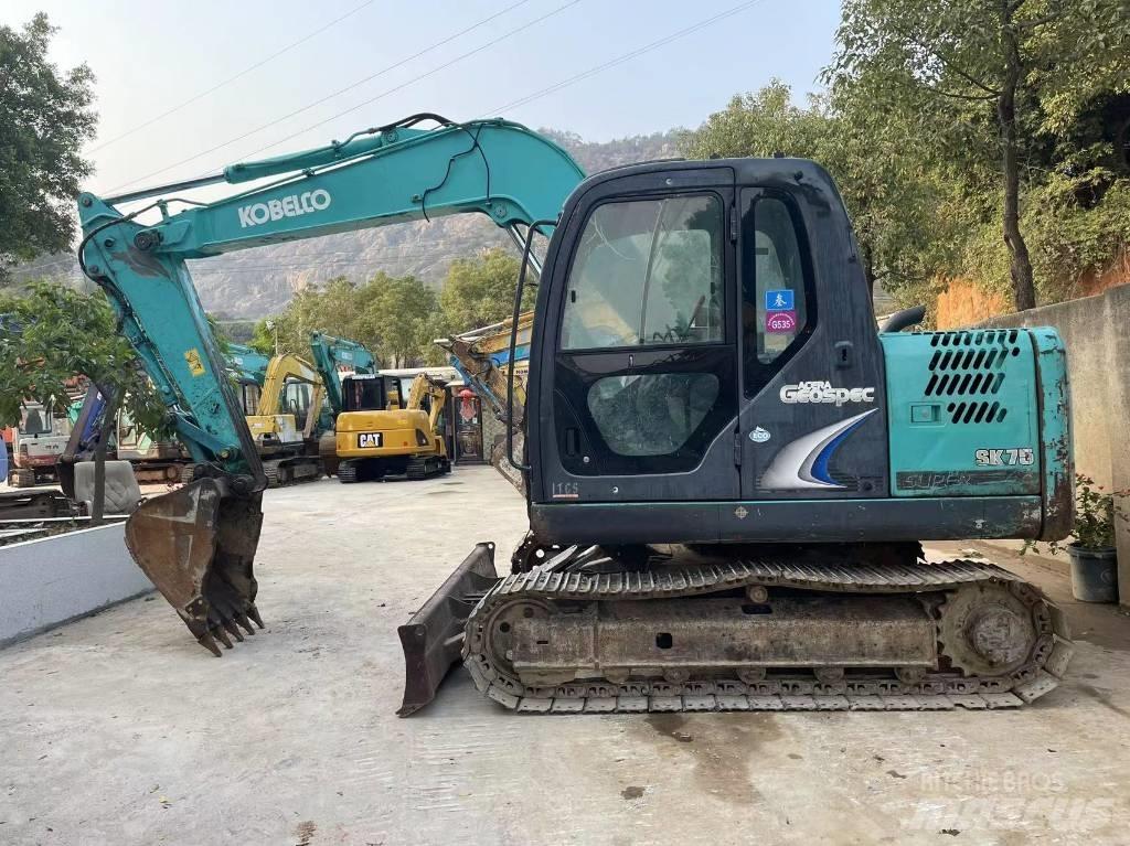 Kobelco SK 75 Telakaivukoneet