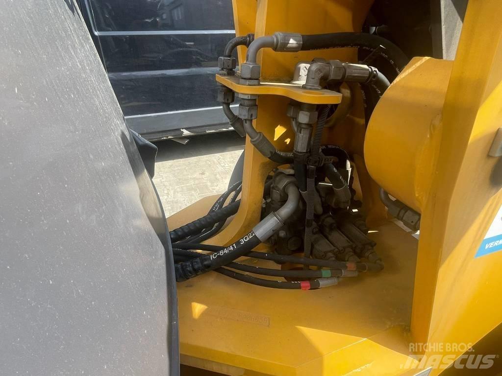 Mecalac AX 700 Pyöräkuormaajat