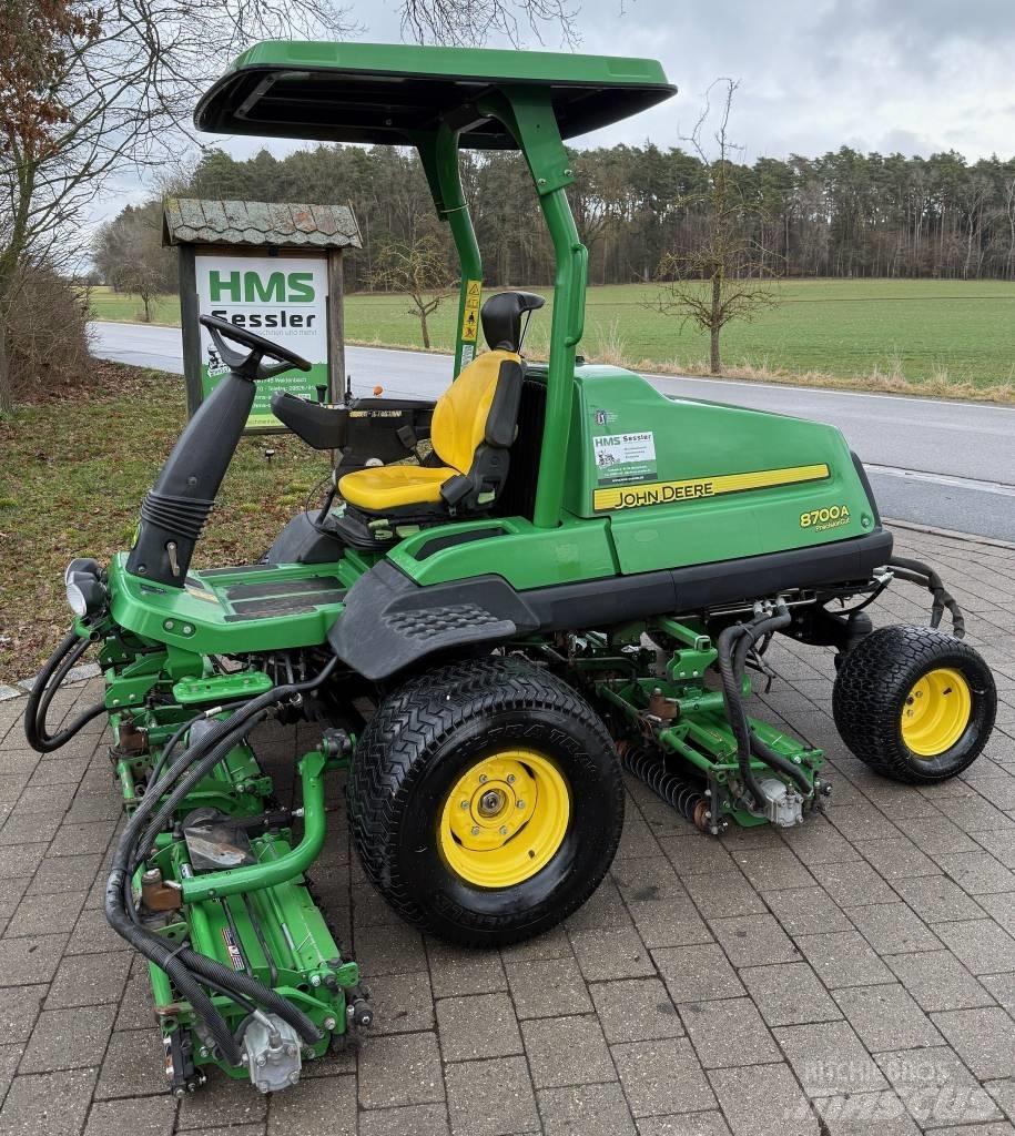 John Deere 8700 A Väyläleikkuri