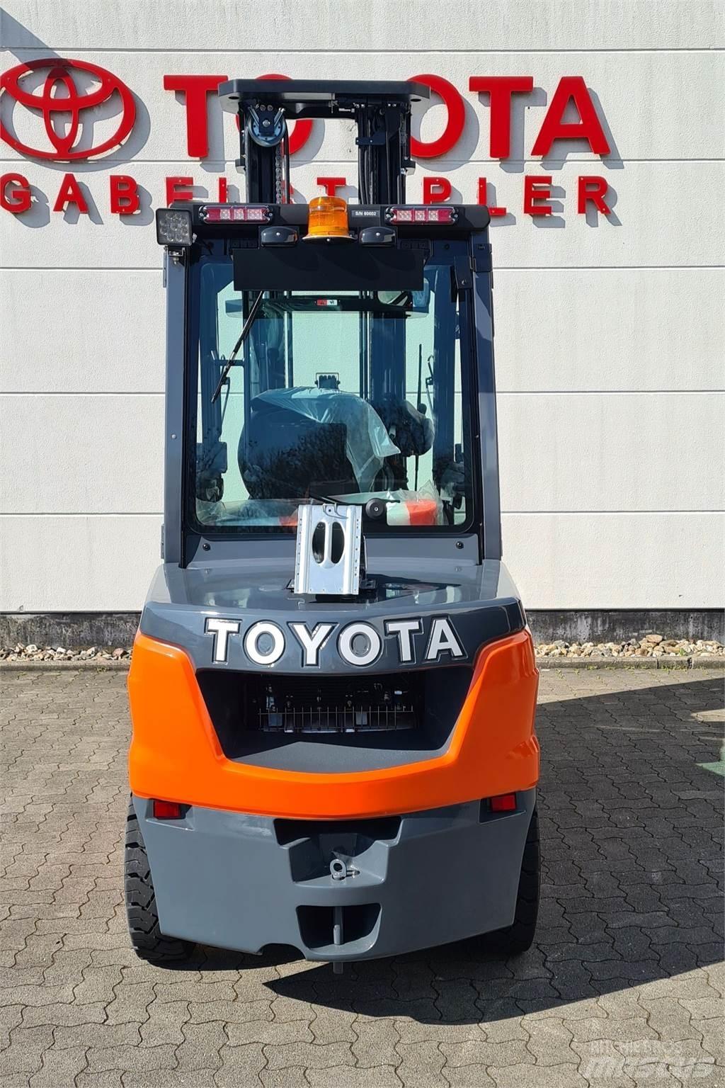 Toyota 52-8FDJF35 Dieseltrukit