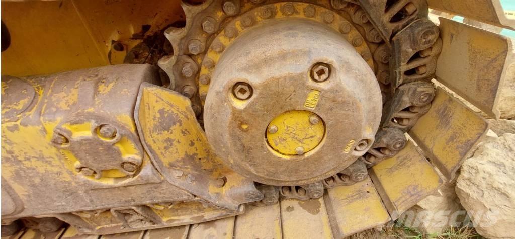 Komatsu D 65 EX-16 Telaketjupuskutraktorit