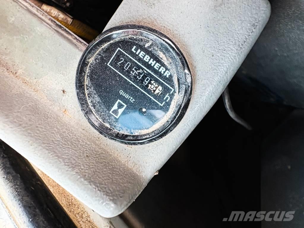 Liebherr R934BHD Telakaivukoneet