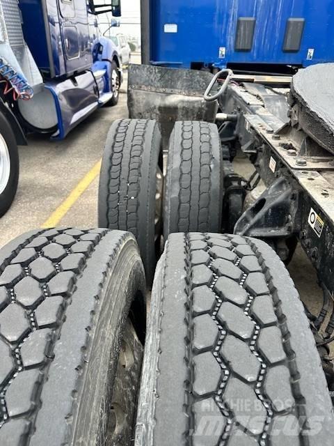 Kenworth T 680 Vetopöytäautot