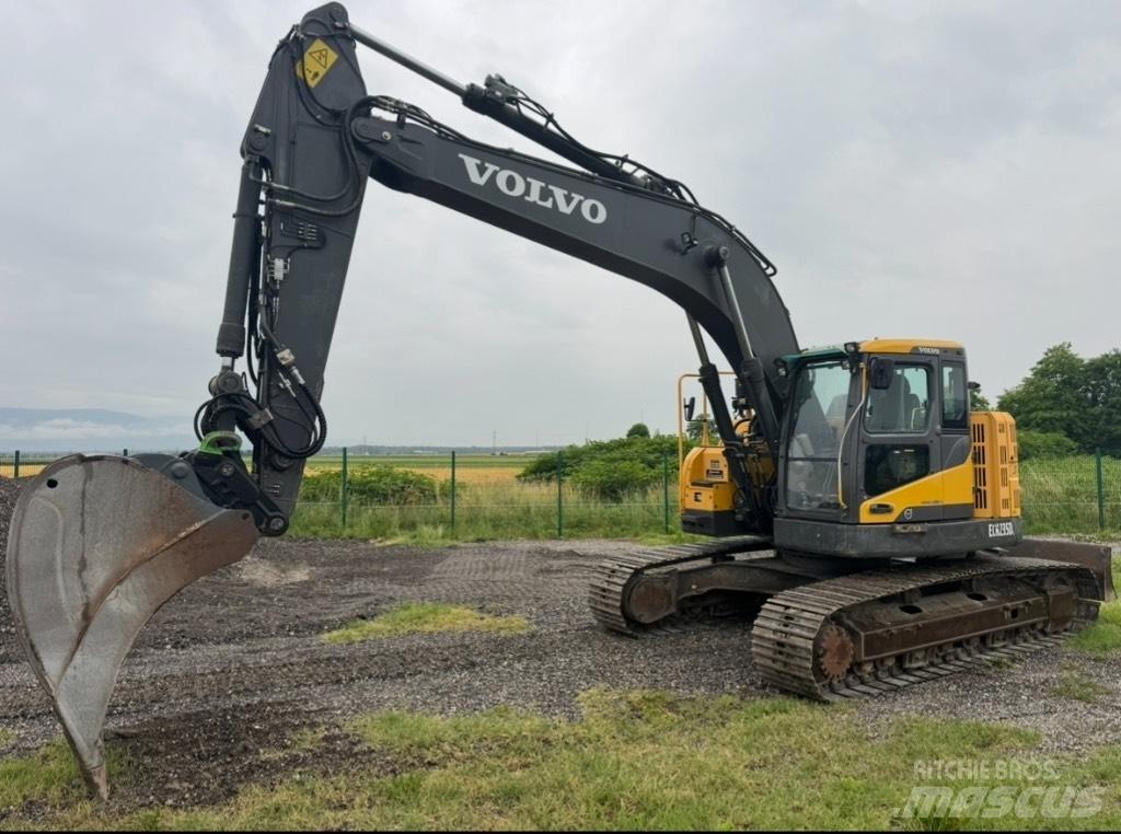 Volvo ECR235DL Telakaivukoneet