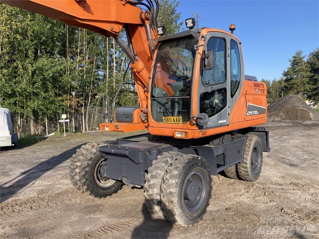 Doosan DX 170 W Pyöräkaivukoneet