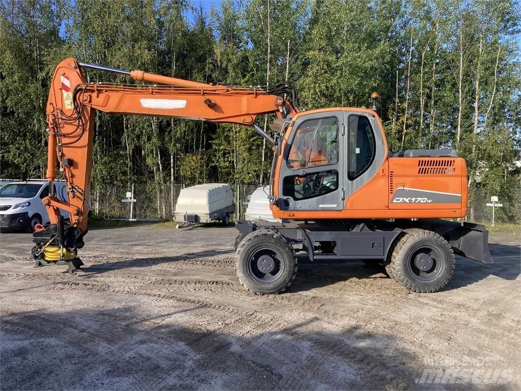 Doosan DX 170 W Pyöräkaivukoneet
