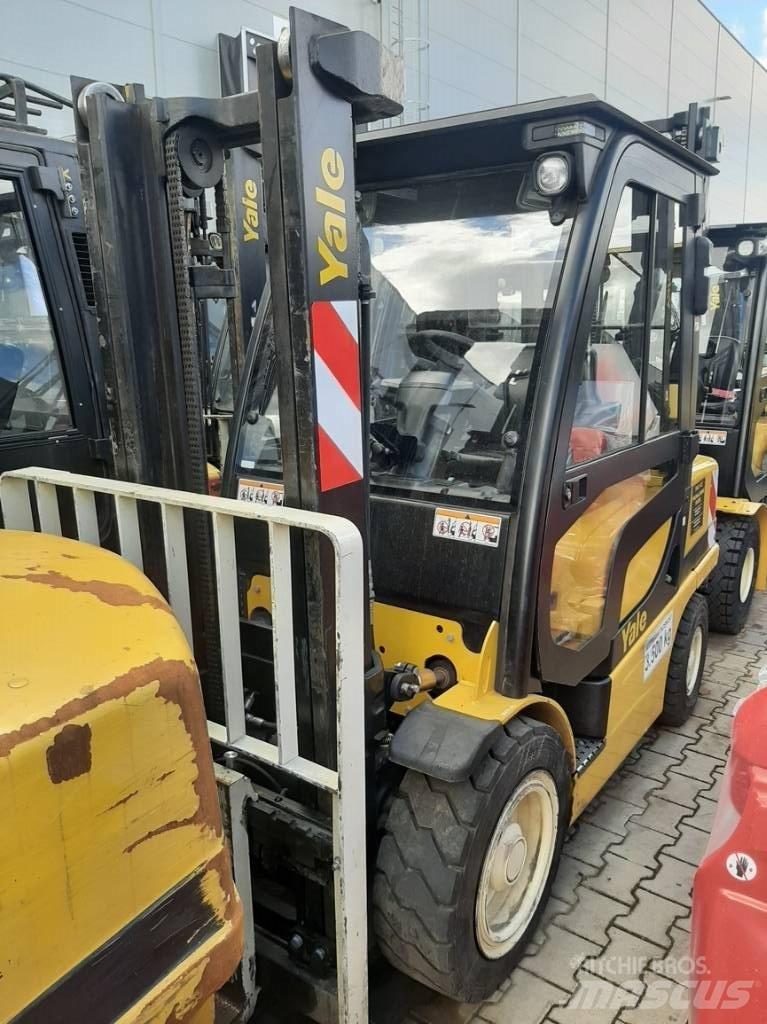 Yale GDP35VX Dieseltrukit