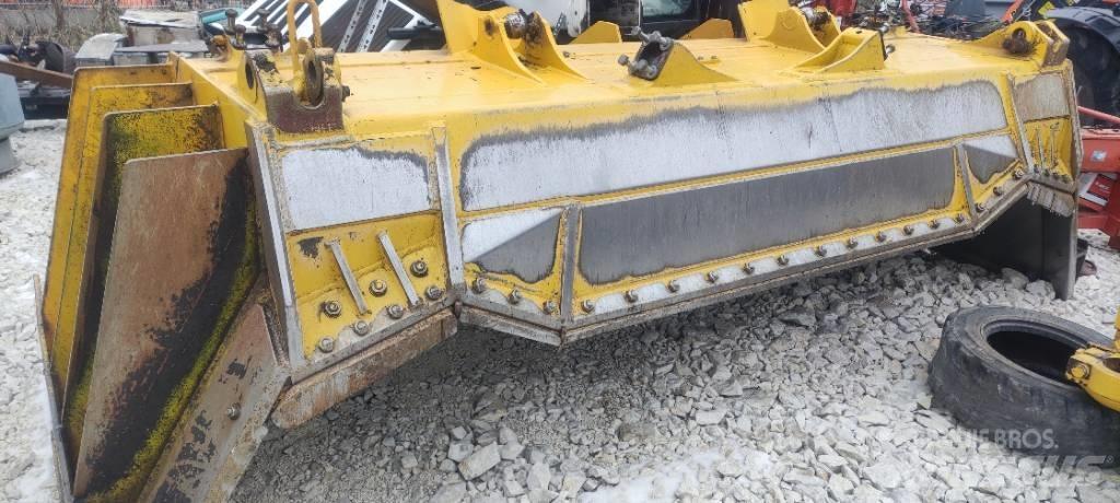 Komatsu D 65 EX-18 Telaketjupuskutraktorit