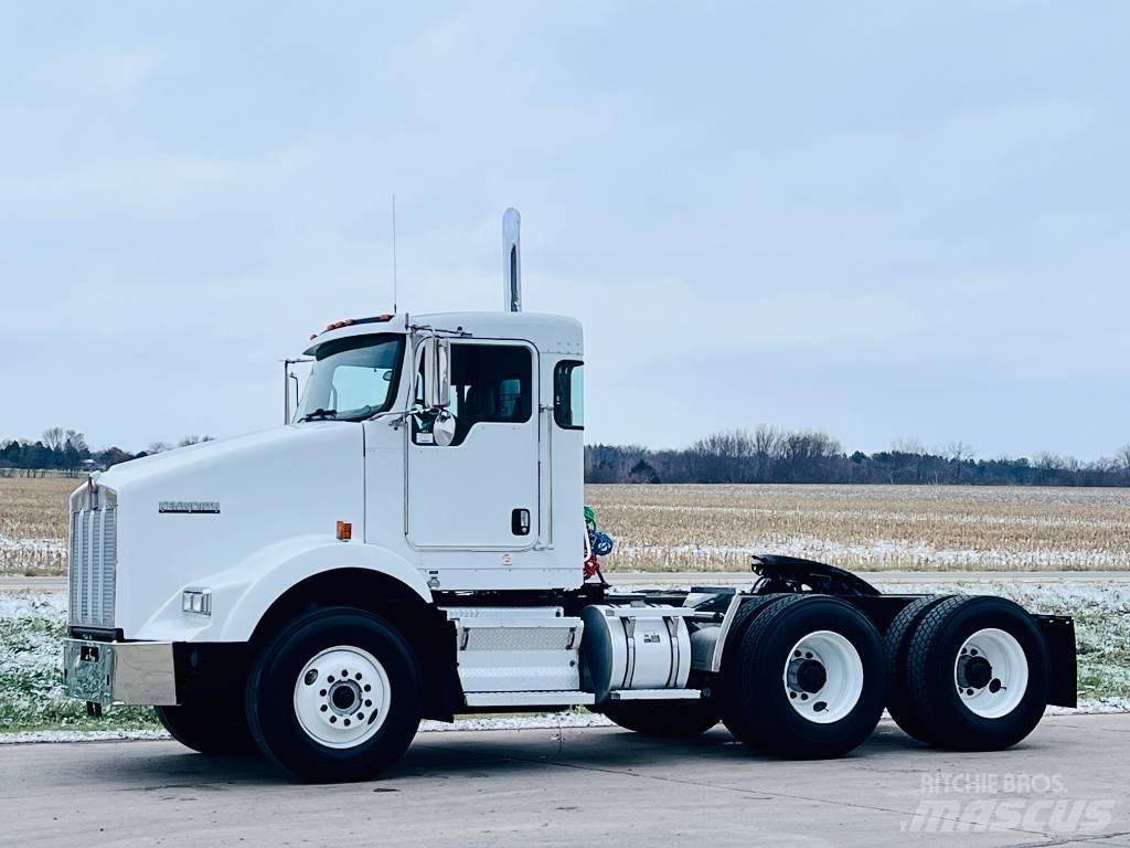 Kenworth T 800 Vetopöytäautot