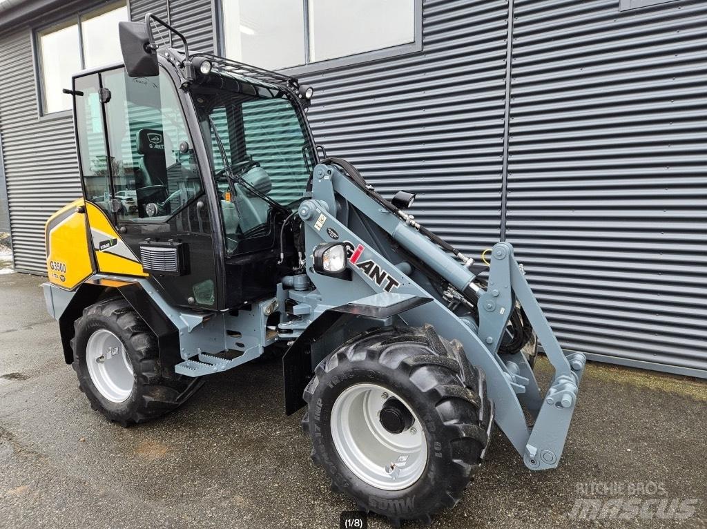 GiANT g3500 x-tra Pienkuormaajat