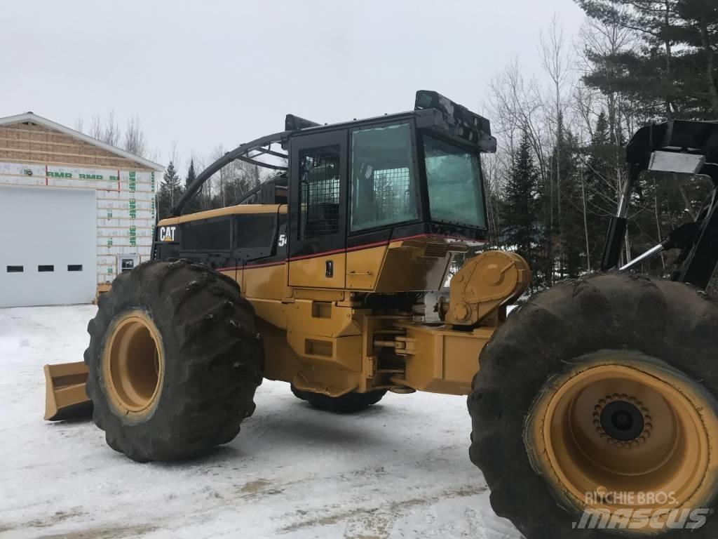 CAT 545 Juontokoneet