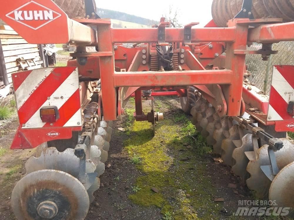 Kuhn Discover XM 2 Äkeet
