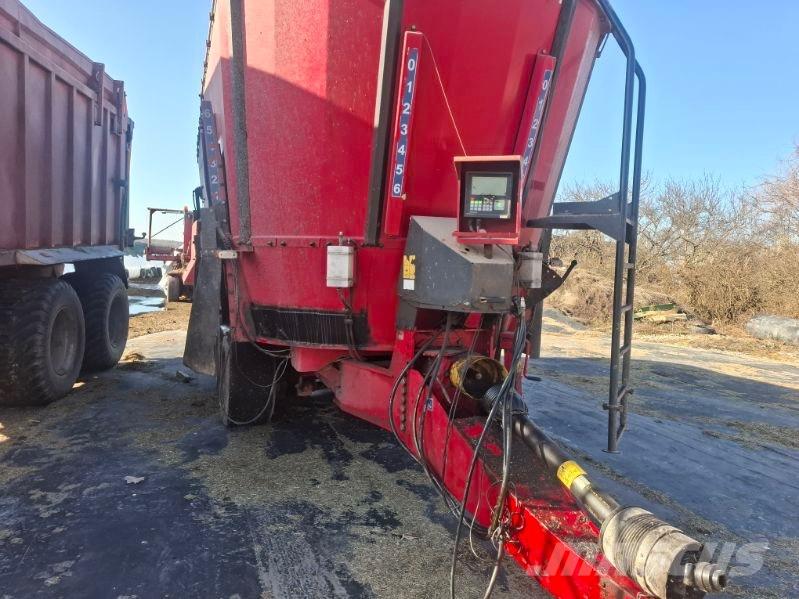 JF FEEDER VM 38 Karjan ruokintalaitteet