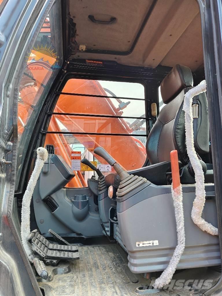 Hitachi ZX 200 Telakaivukoneet
