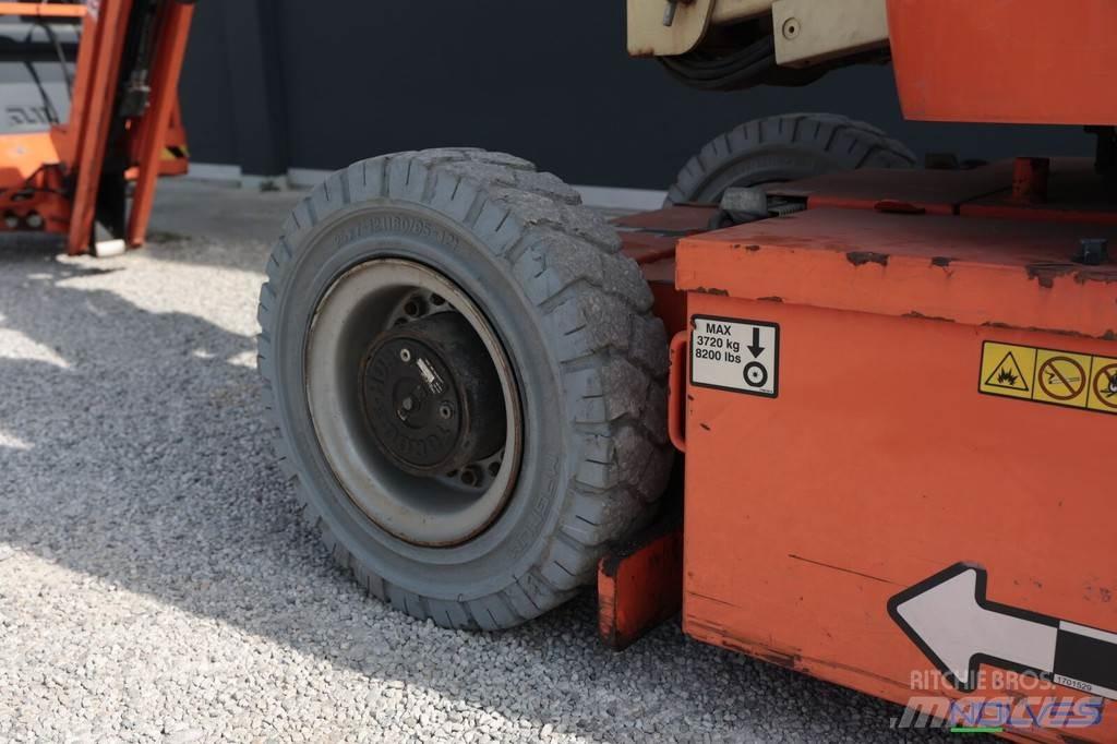 JLG E300AJP Kuukulkijat