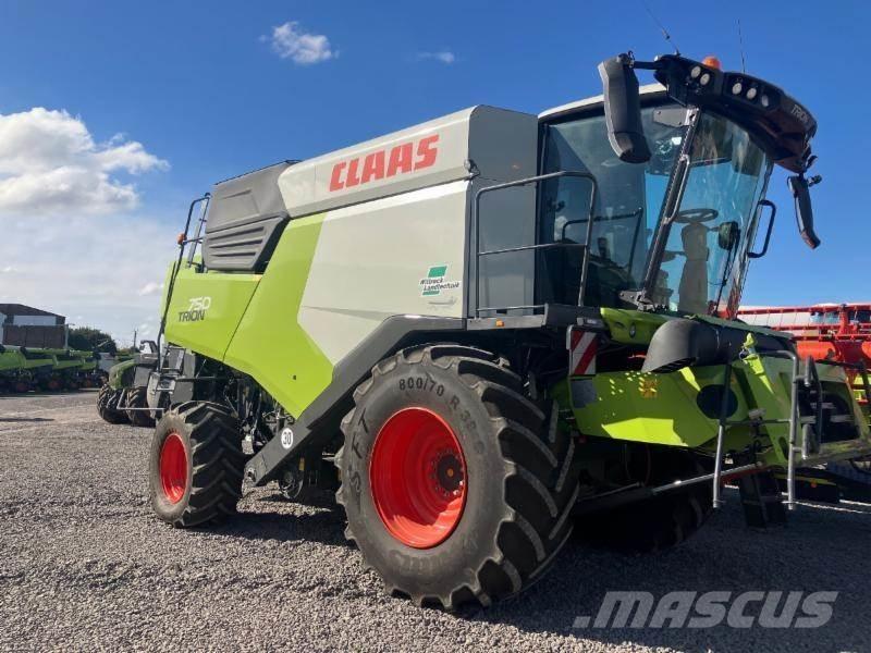 CLAAS TRION 750 Leikkuupuimurit