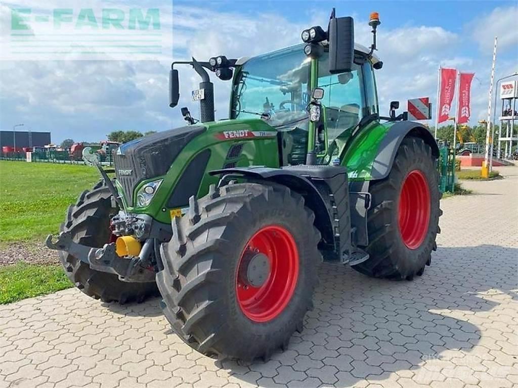 Fendt 724 profi+ Traktorit