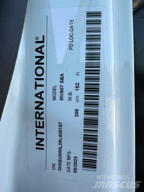 International MV Sora- ja kippiautot