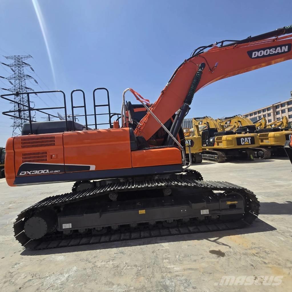 Doosan DX 300 LC Minikaivukoneet < 7t