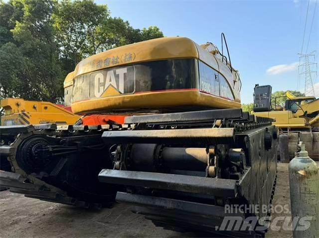 CAT 320 C Amfibio-kaivinkoneet