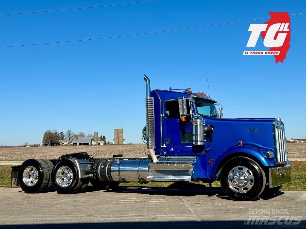 Kenworth W900 Vetopöytäautot