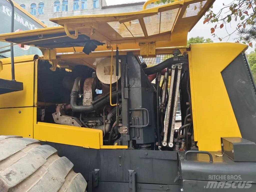 Komatsu WA 470 Pyöräkuormaajat