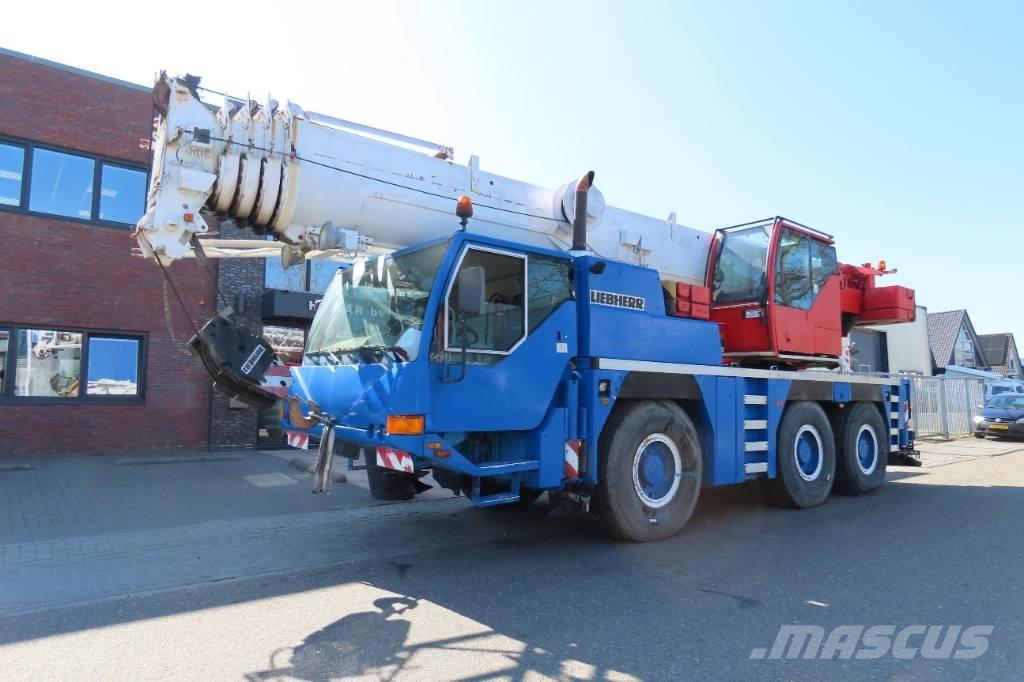 Liebherr LTM 1055-1 Mobiilinosturit