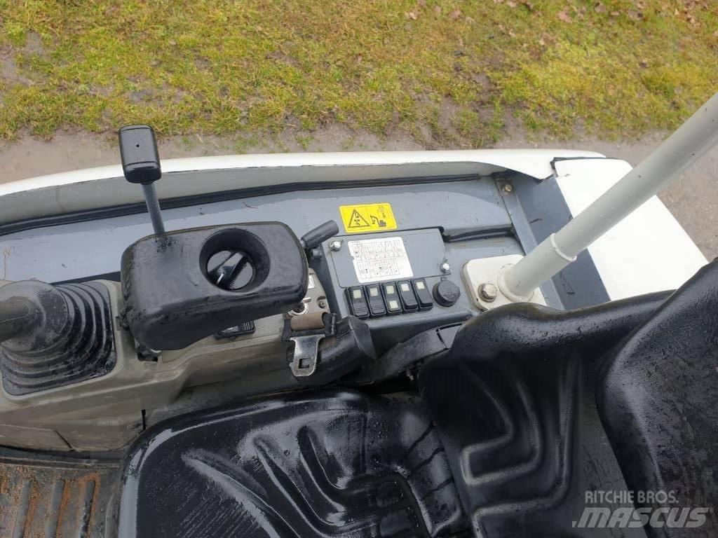 Takeuchi TB 225 Minikaivukoneet < 7t