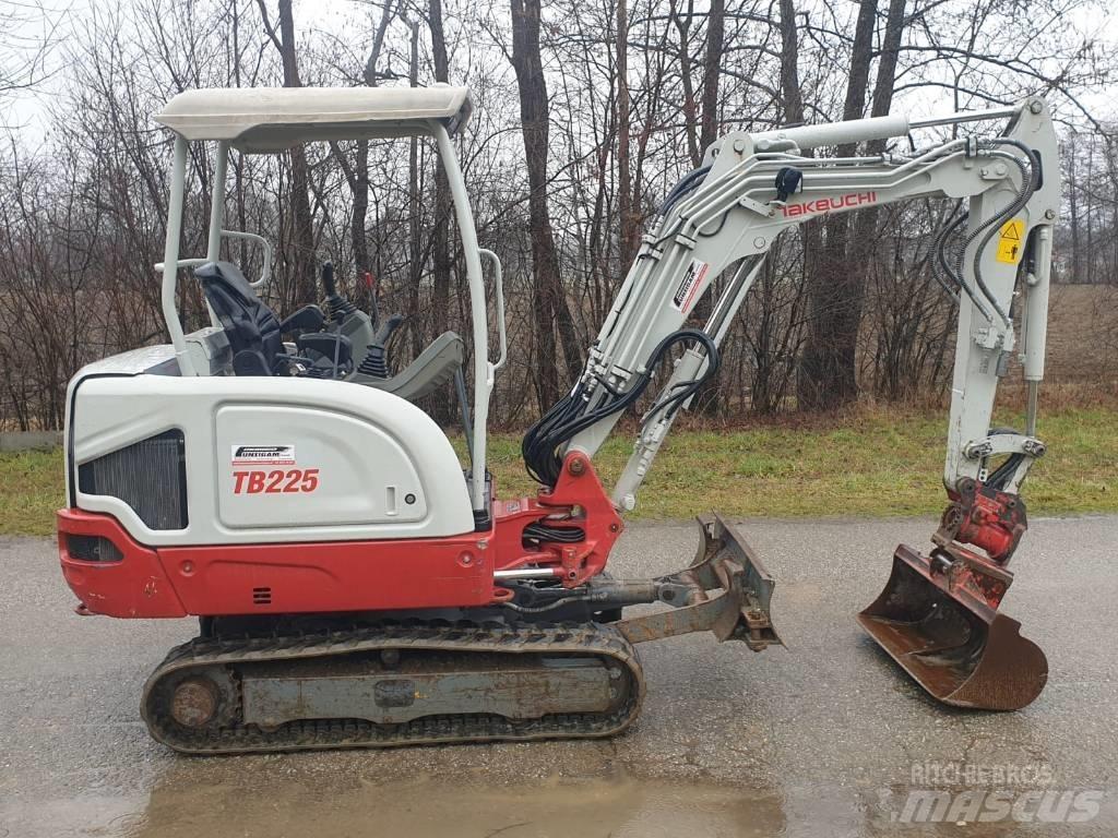 Takeuchi TB 225 Minikaivukoneet < 7t