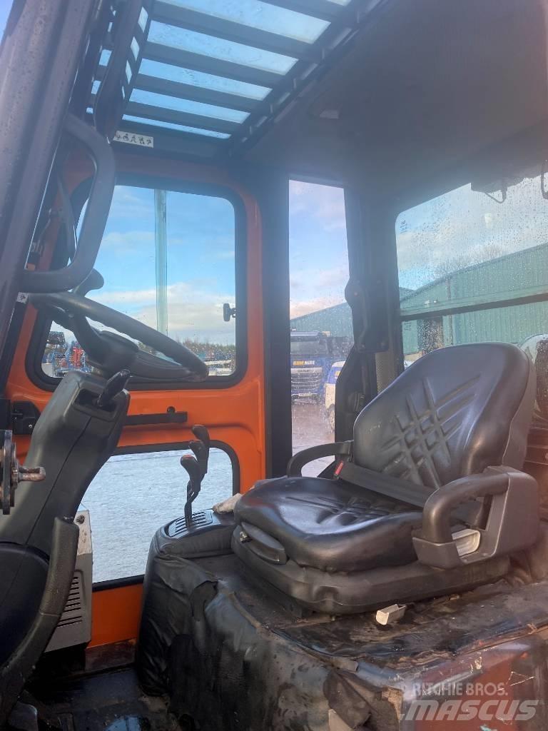Doosan G 35 C-5 Nestekaasutrukit
