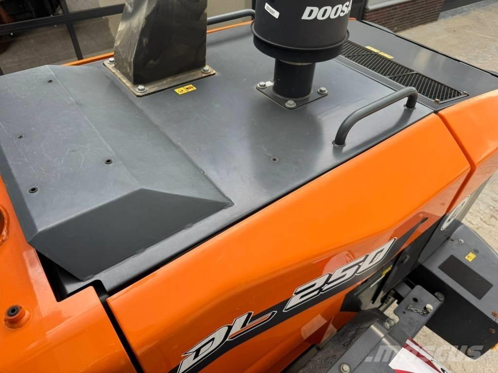 Doosan DL 250-7 Pyöräkuormaajat