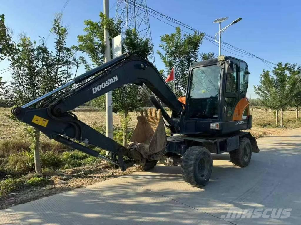 Doosan DX 60 Minikaivukoneet < 7t