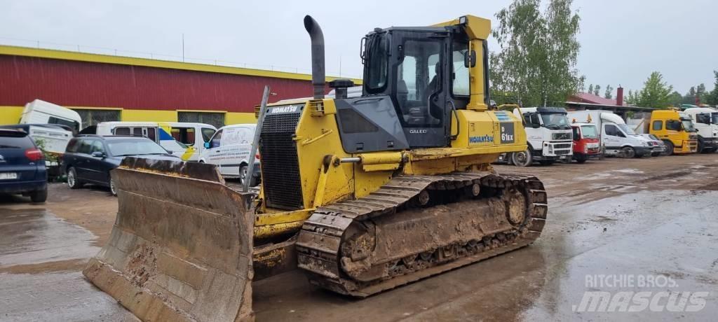 Komatsu D 61 EX-15 Telaketjupuskutraktorit