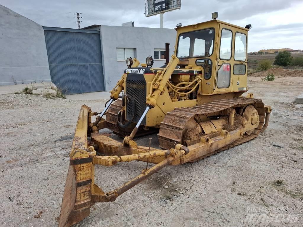 CAT D 4 D Telaketjupuskutraktorit