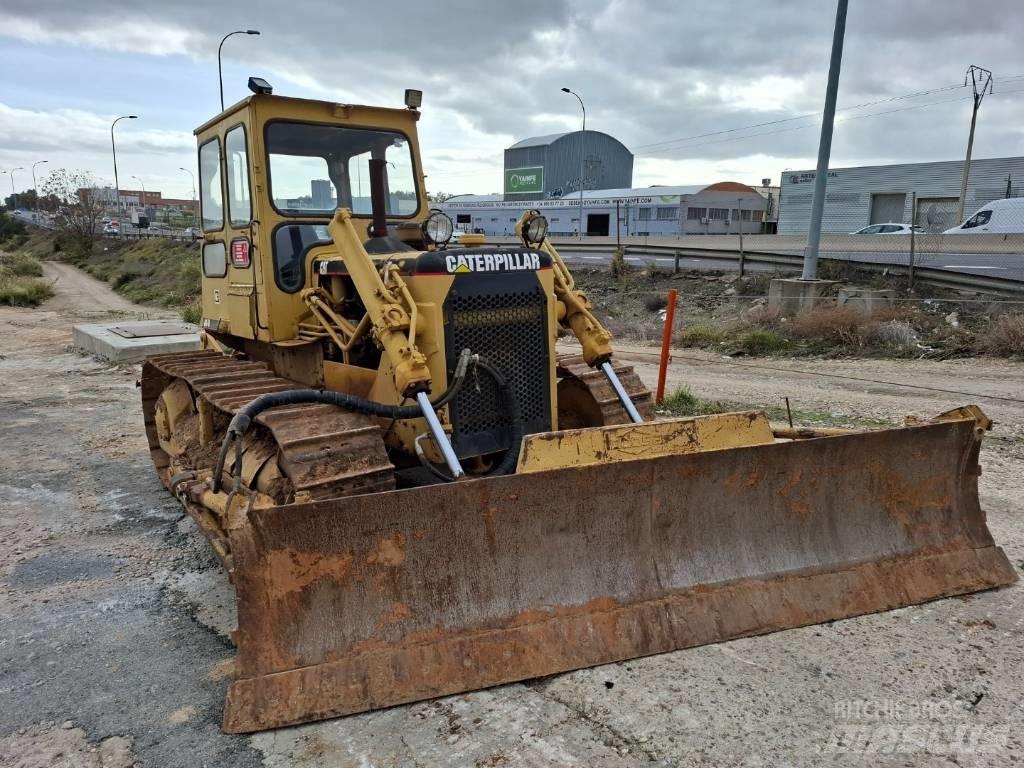 CAT D 4 D Telaketjupuskutraktorit