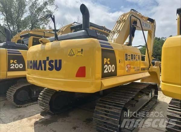 Komatsu PC 200 Midikaivukoneet 7t - 12t
