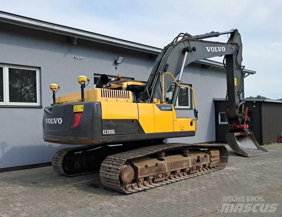 Volvo EC 300 D L Telakaivukoneet