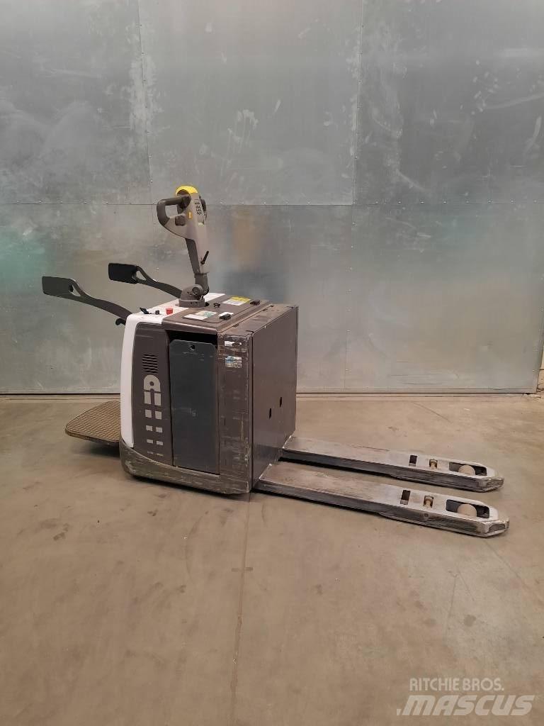 UniCarriers PMR200P Lavansiirtotrukit ajotasolla