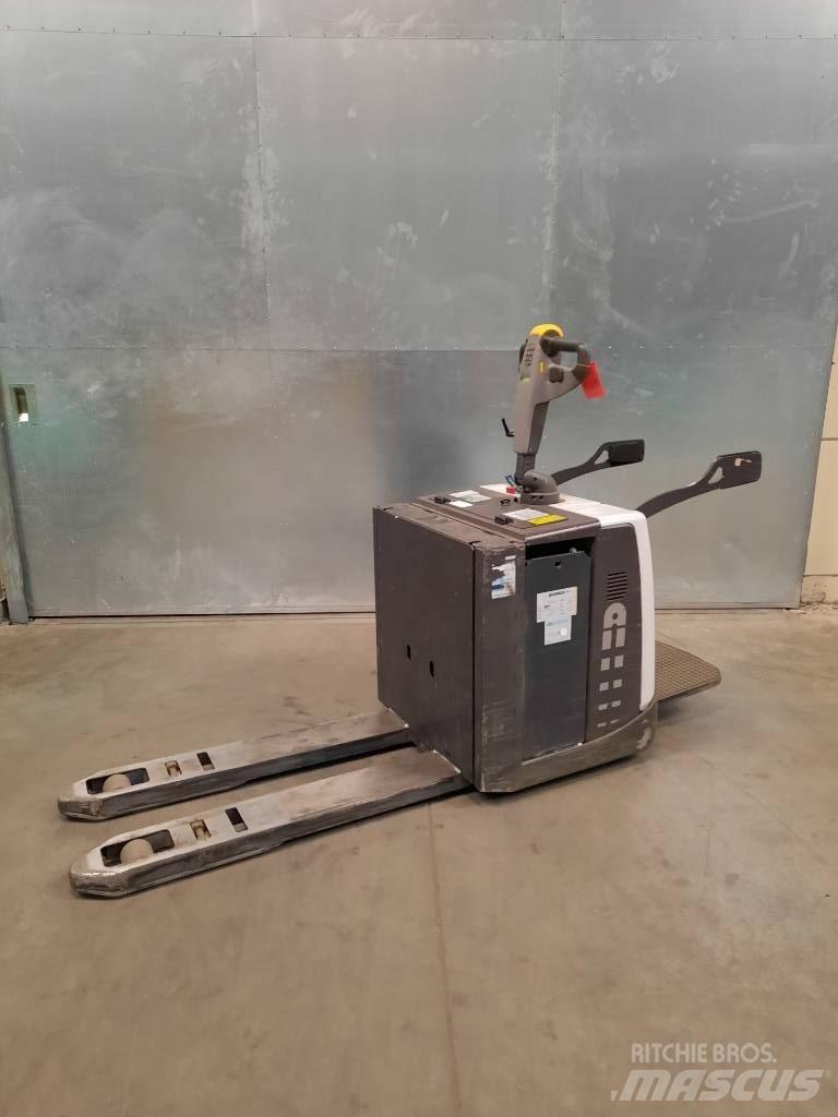 UniCarriers PMR200P Lavansiirtotrukit ajotasolla