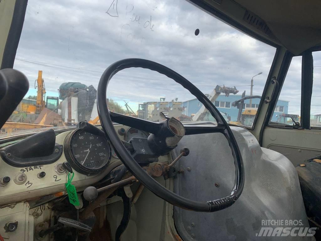 Mercedes-Benz 406A Tienhoitoautot