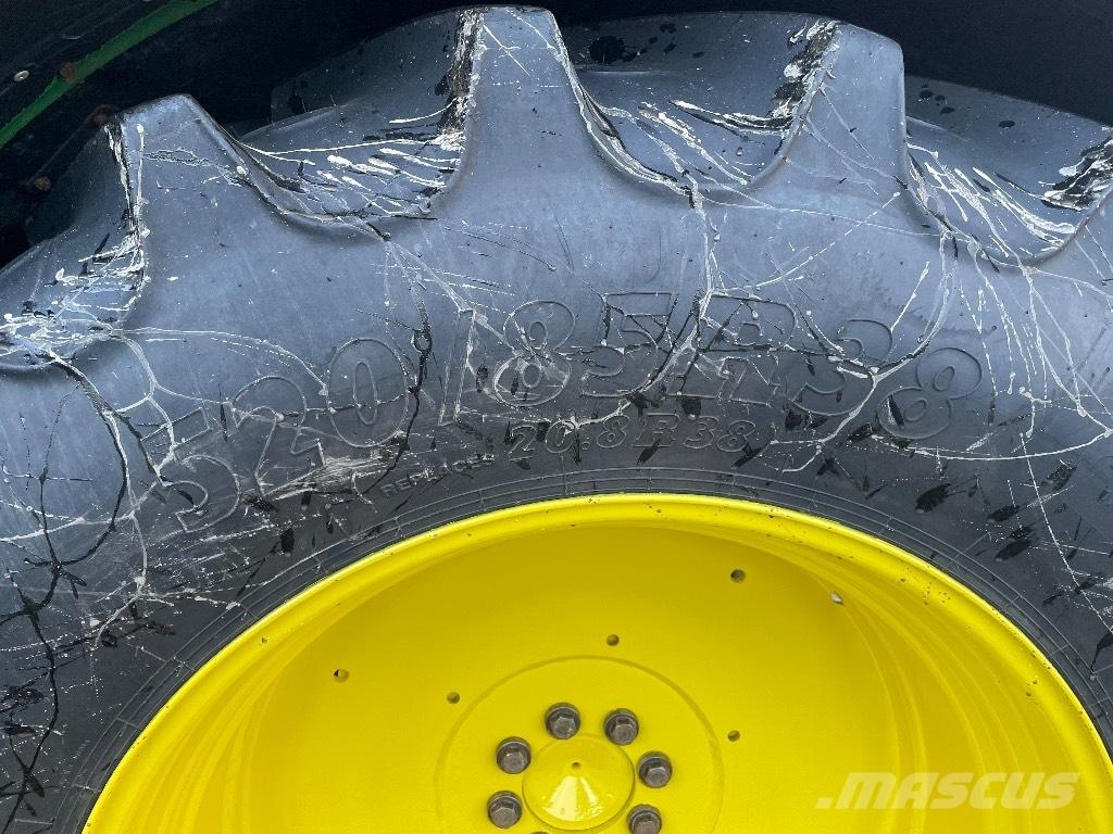 John Deere 6115R Traktorit