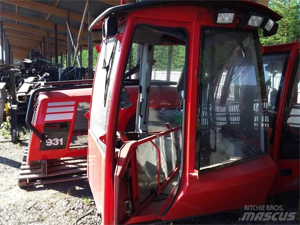 Komatsu 875 Ohjaamo ja sisusta