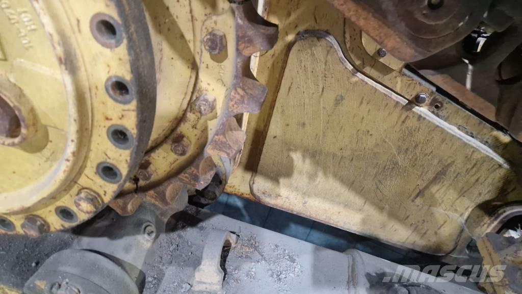 CAT D5 FOR PARTS Telaketjupuskutraktorit