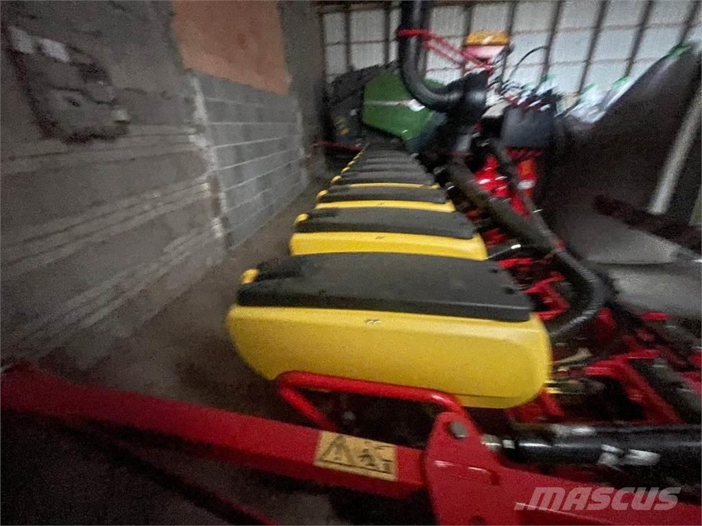Väderstad TPV 12 Tarkkuuskylvökoneet