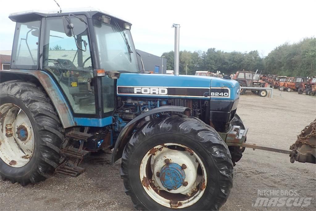 Ford 8240 Traktorit