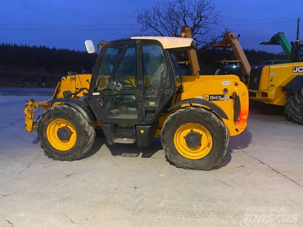 JCB 541-70 Maatalouskurottajat