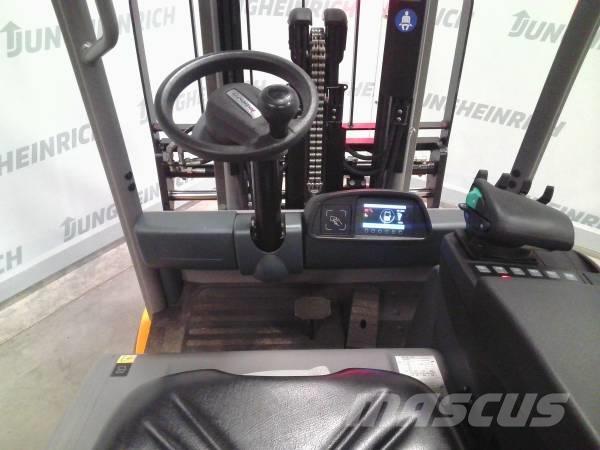 Jungheinrich EFG 220 Sähkötrukit